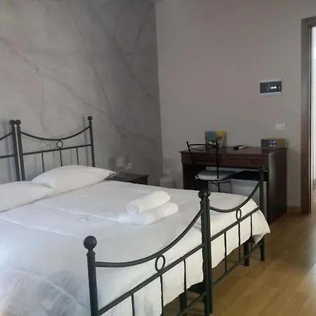 לינה וארוחת בוקר Al Centro Storico 4*