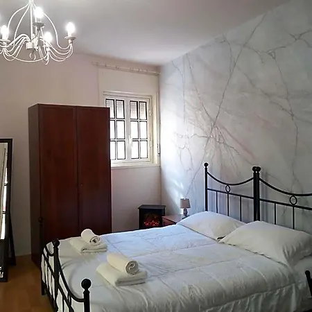 Al Centro Storico לינה וארוחת בוקר 4*